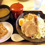 『札幌濃厚魚介つけ麺』（８００円）